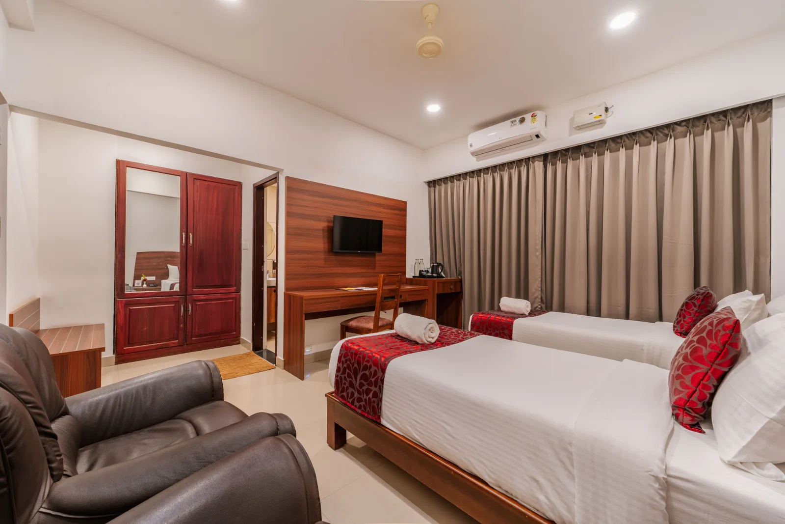 Twin room detail
