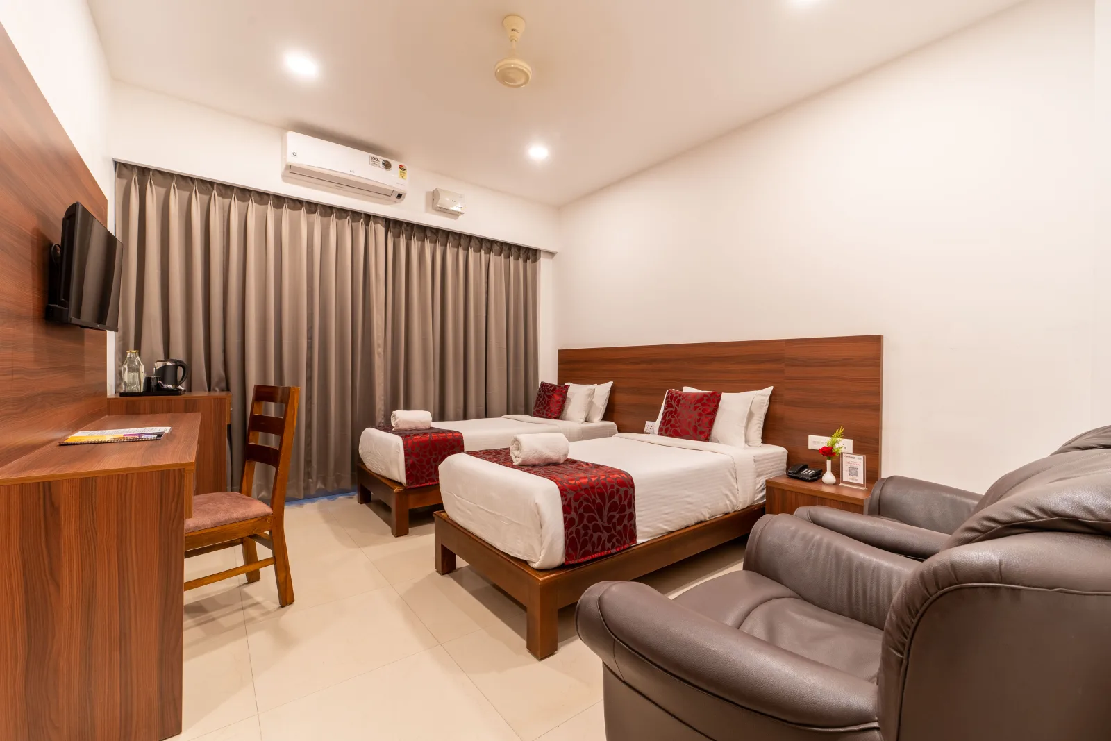 Deluxe Twin Room at Hotel Sandra Palace